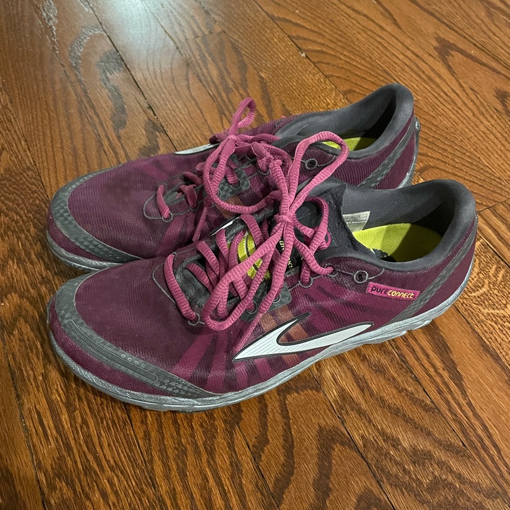 Brooks size 9
